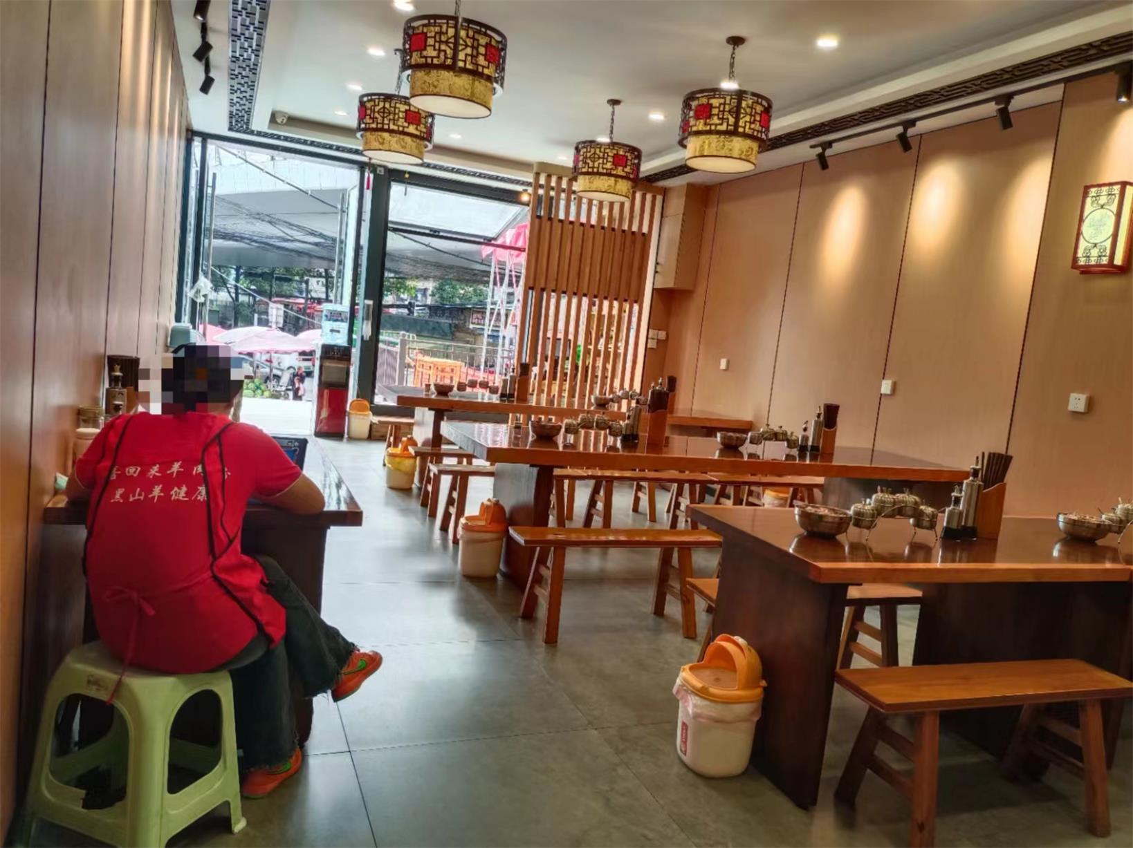 油炸街锦绣家园盈利羊肉粉店生意转让 126平方